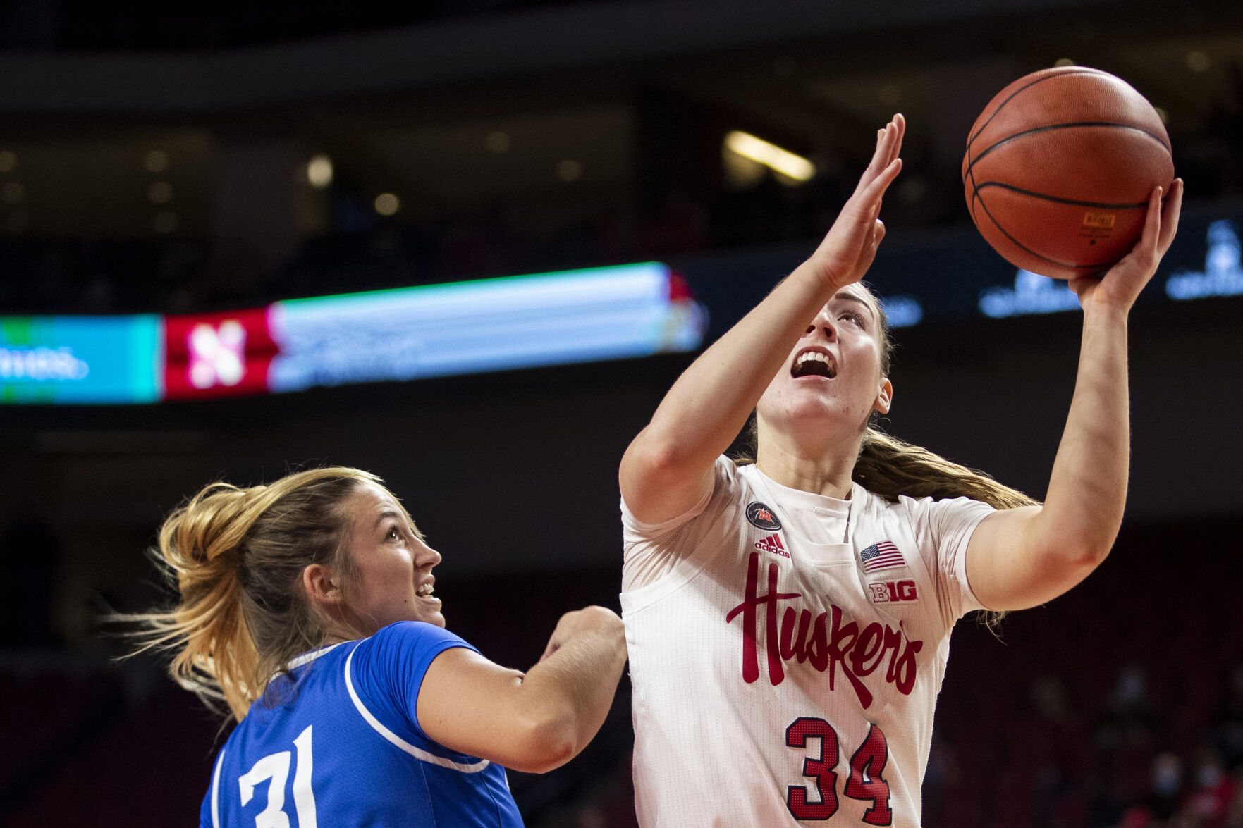 111821-owh-spo-nebraskacreighton-ar15.JPG